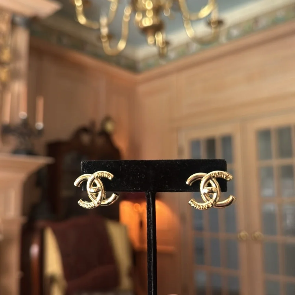 Chanel  Earrings signed in the back - Picture 3 of 7